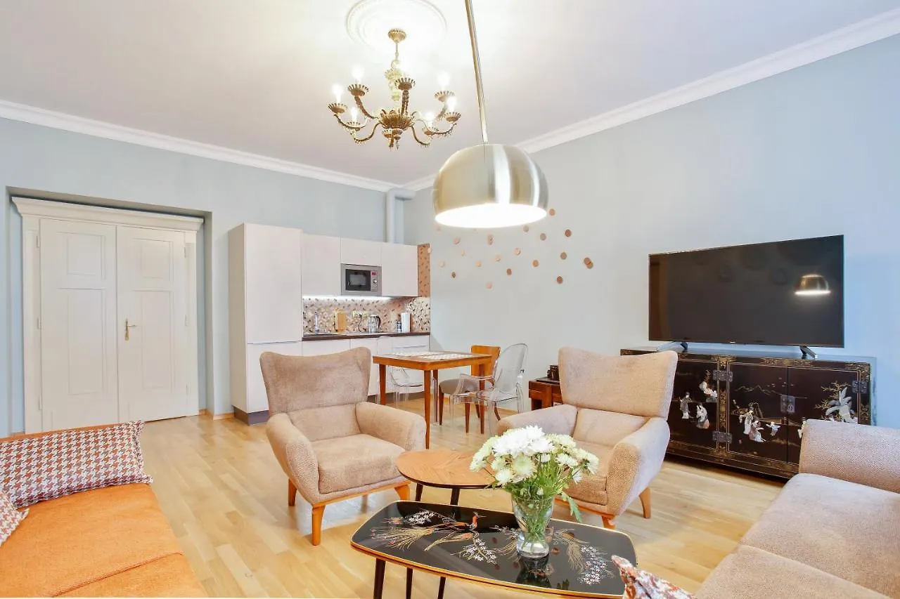 Newly Opened, Designer Opera Apartment Praga 0*,